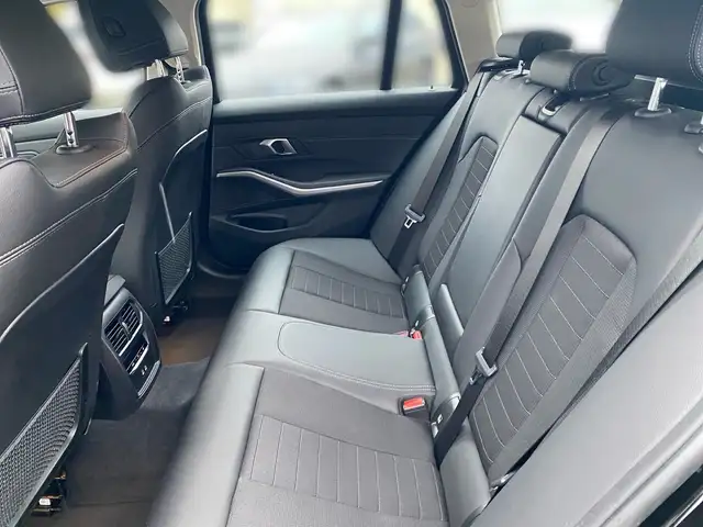 BMW 3 Series view 11