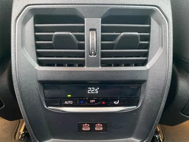 BMW 3 Series view 14