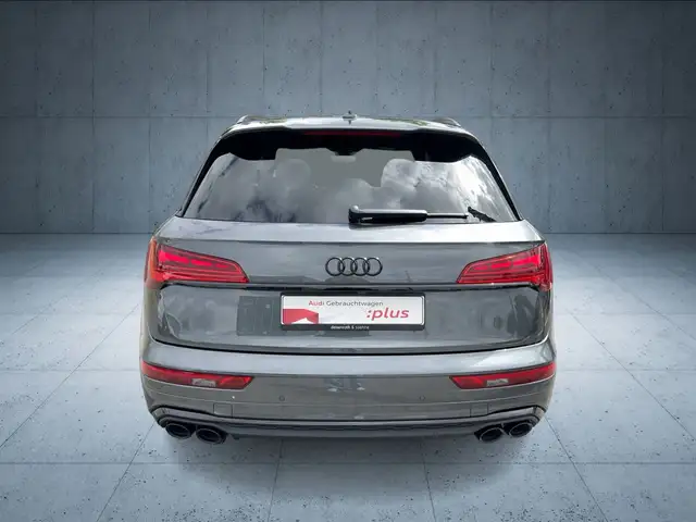 Audi SQ5 view 4