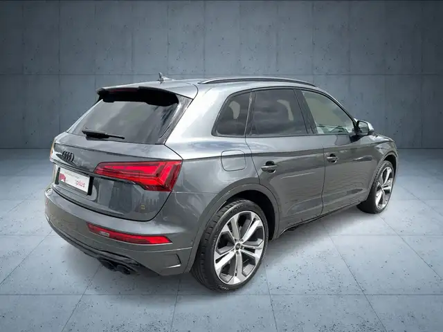 Audi SQ5 view 5
