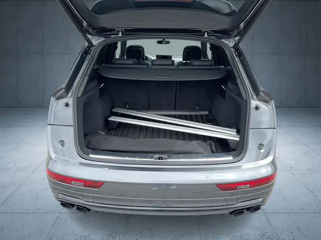 Audi SQ5 view 13
