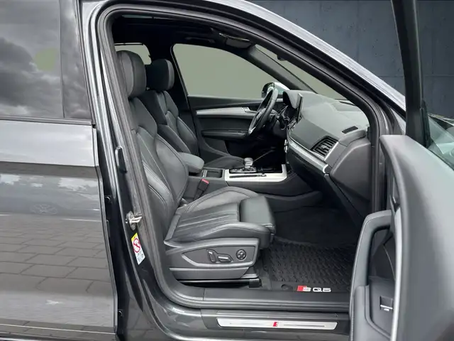 Audi SQ5 view 15