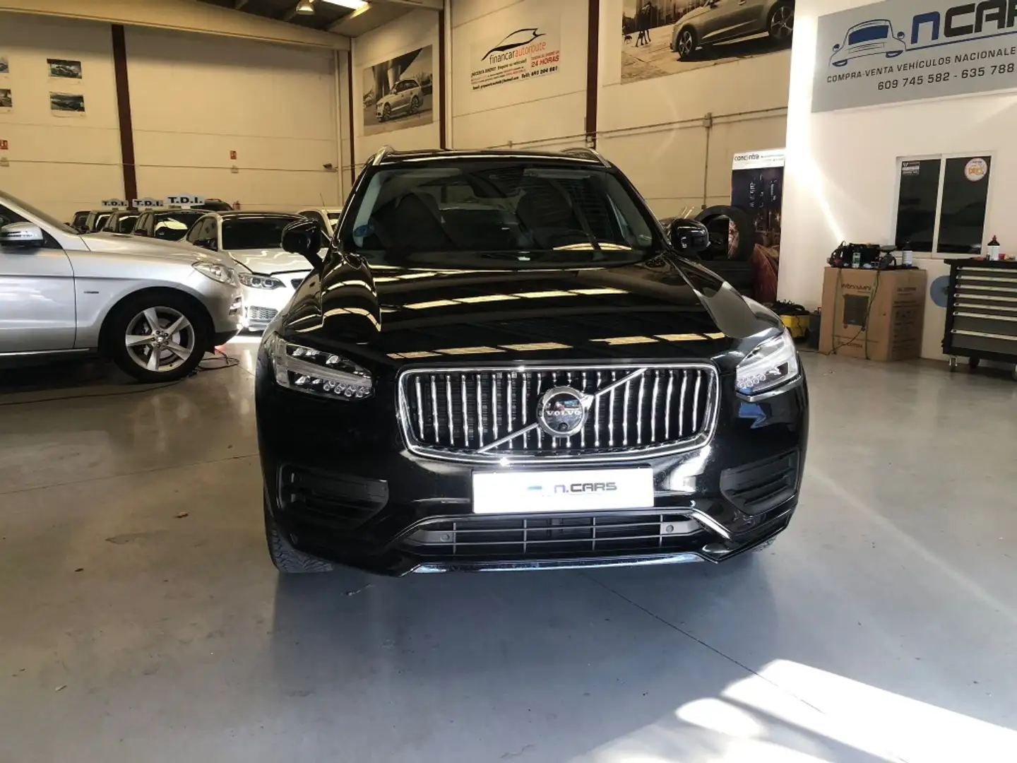 Volvo XC90 T8 Twin Momentum AWD Aut. Schwarz - 1