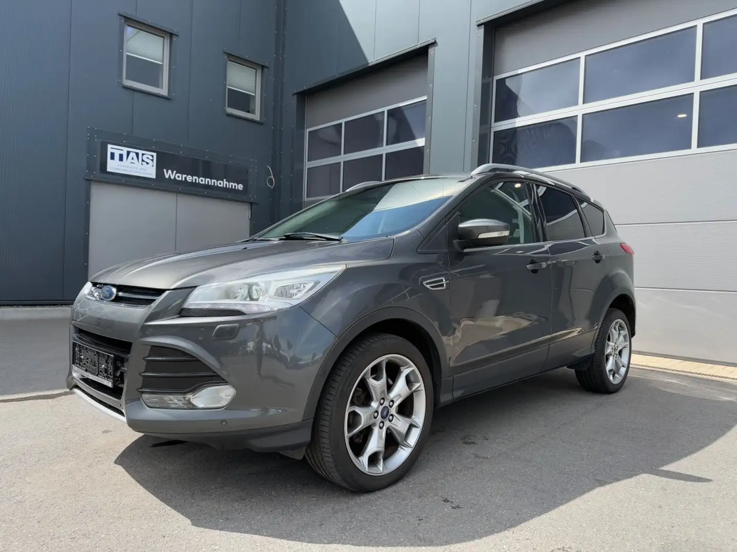Ford Kuga 2.0TDCi 4x4 Titanium,Xenon,Keyless,Kamera Grau - 2