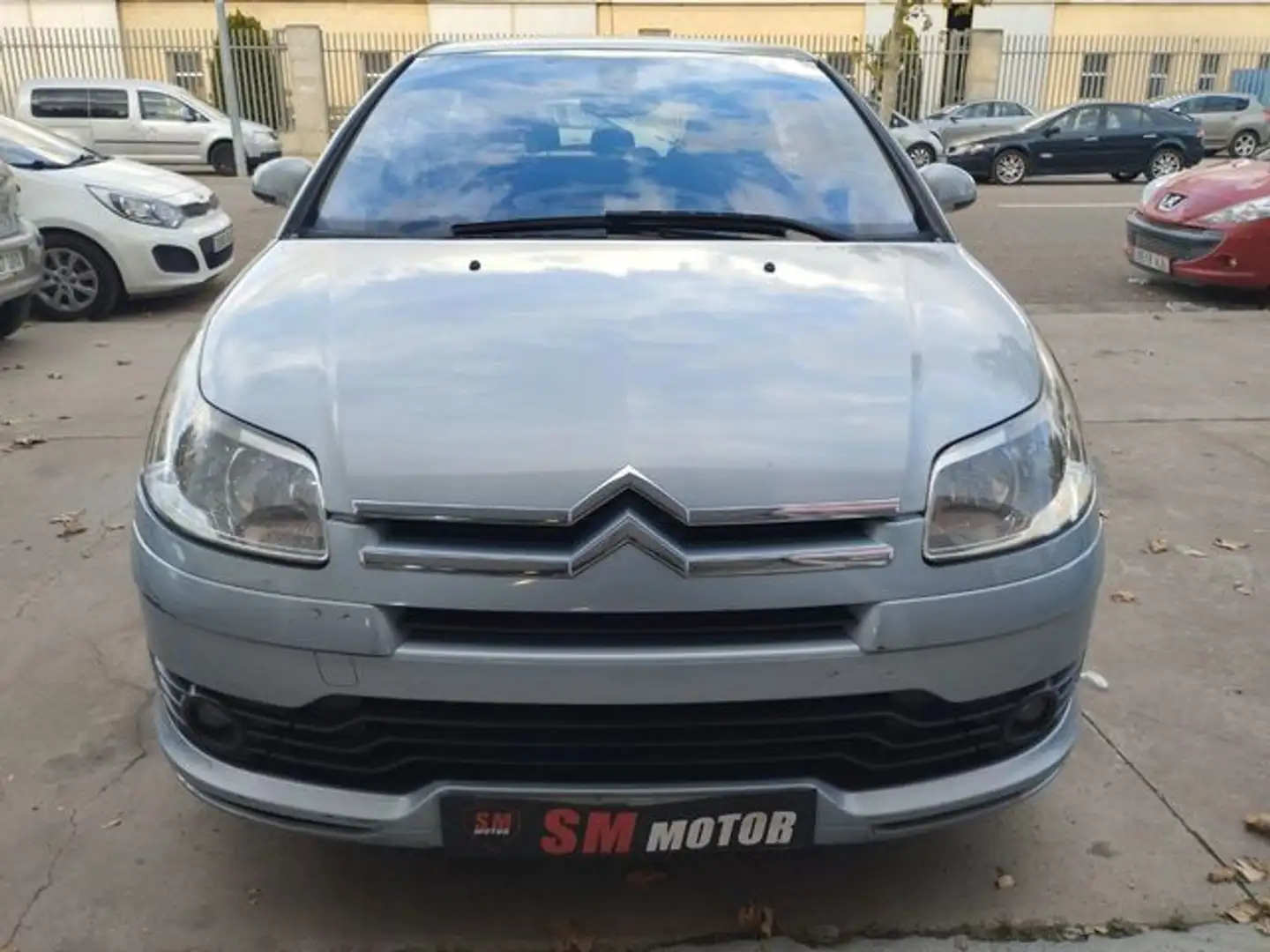 Citroen C4 1.6i 16v VTR Plus Aut. Gris - 2
