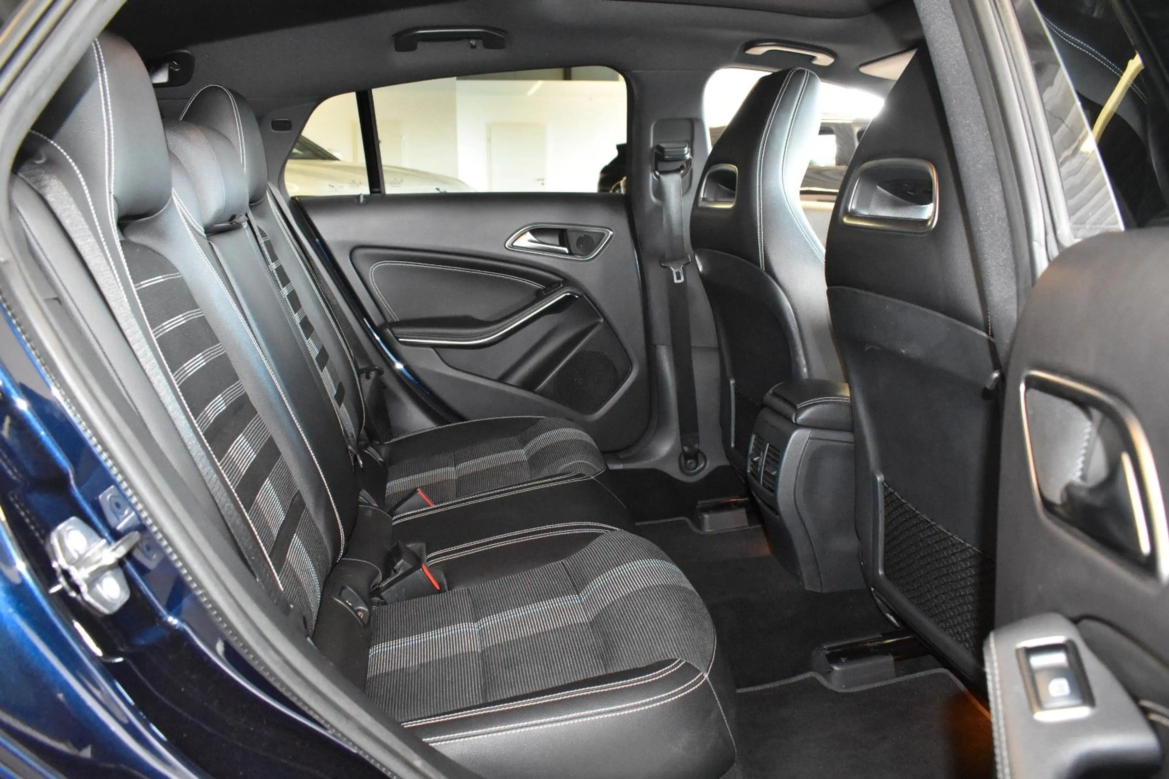 Mercedes-Benz CLA 220 CLA 220 d Shooting Brake AUT./LED/NAVI/PANO/ — photo 12