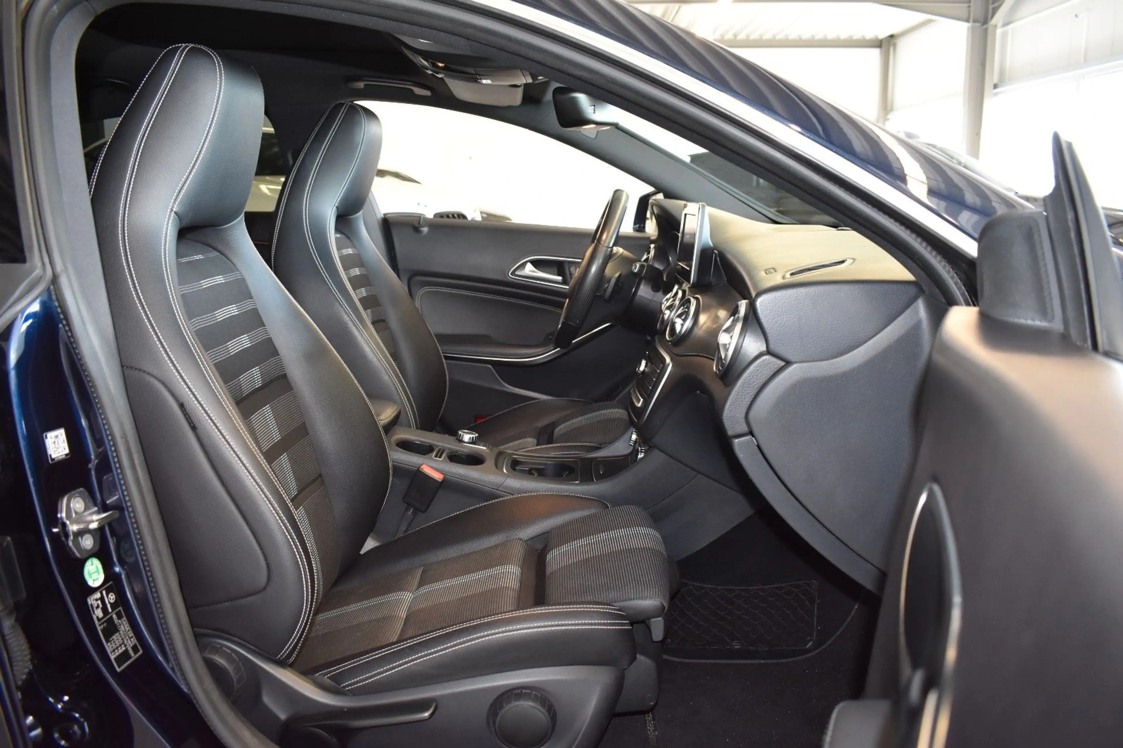 Mercedes-Benz CLA 220 CLA 220 d Shooting Brake AUT./LED/NAVI/PANO/ — photo 11