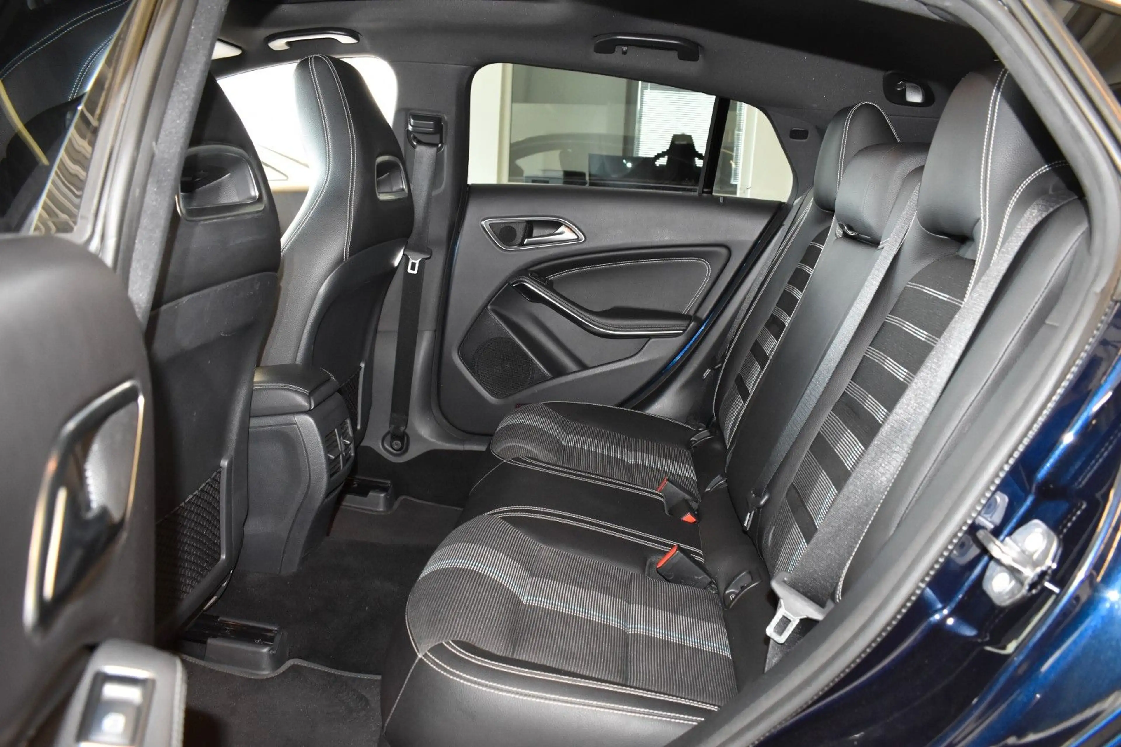 Mercedes-Benz CLA 220 CLA 220 d Shooting Brake AUT./LED/NAVI/PANO/ — photo 13