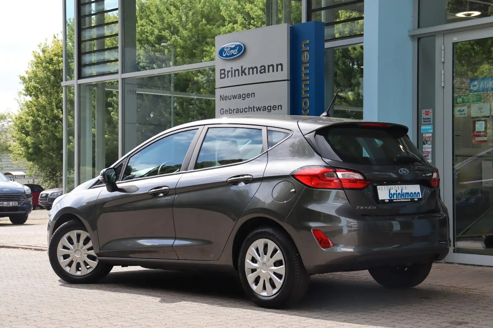 Ford Fiesta 1.0 EcoBoost S&S Cool&Connect+LED+SHZ Grau - 2