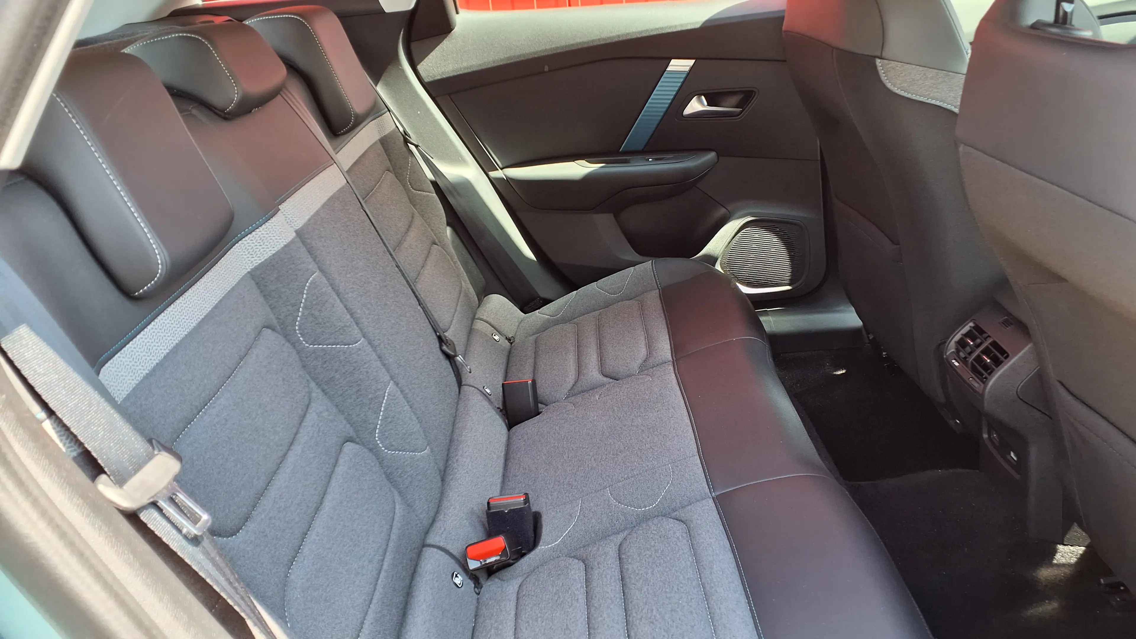 Citroen E-C4 Electric e-C4 136 FEEL PACK — photo 10