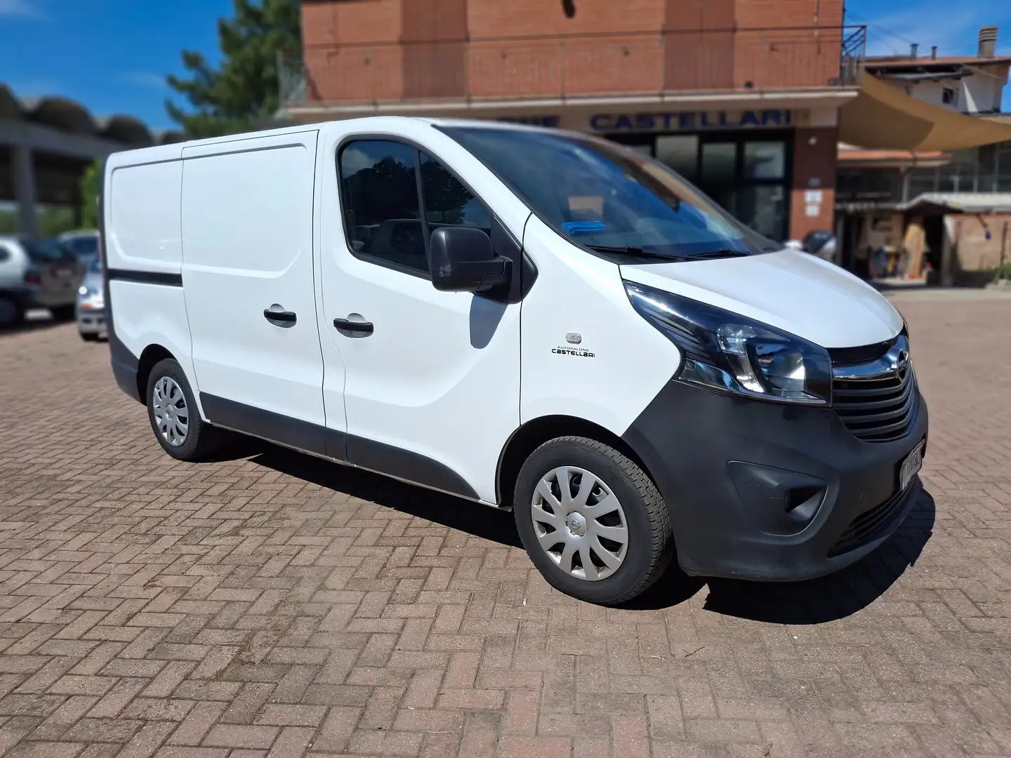 Opel Vivaro 1600 biturbo 120cv Blanc - 1