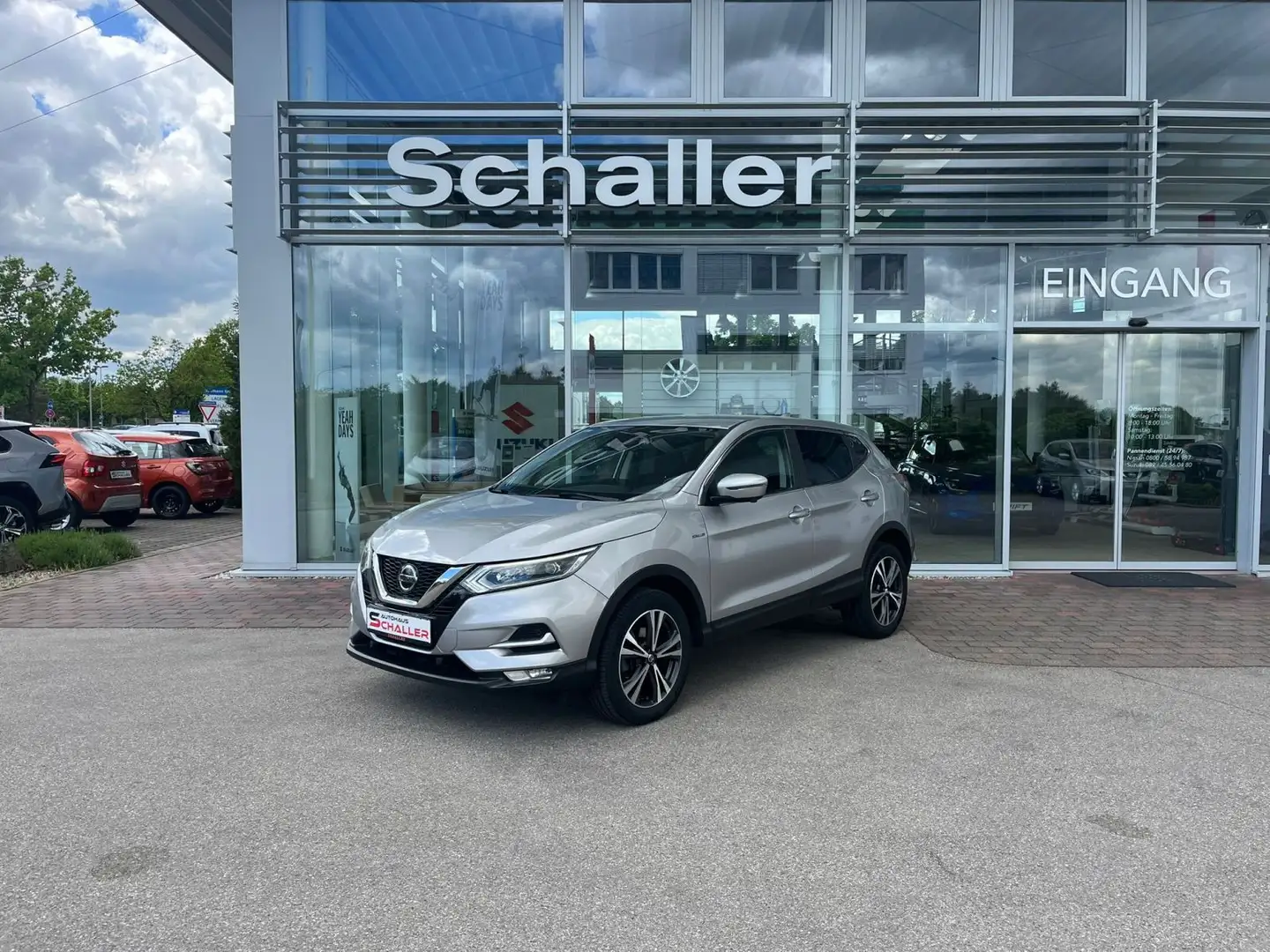 Nissan Qashqai 1.5 dCi Schaltgetriebe - N-CONNECTA Silber - 2