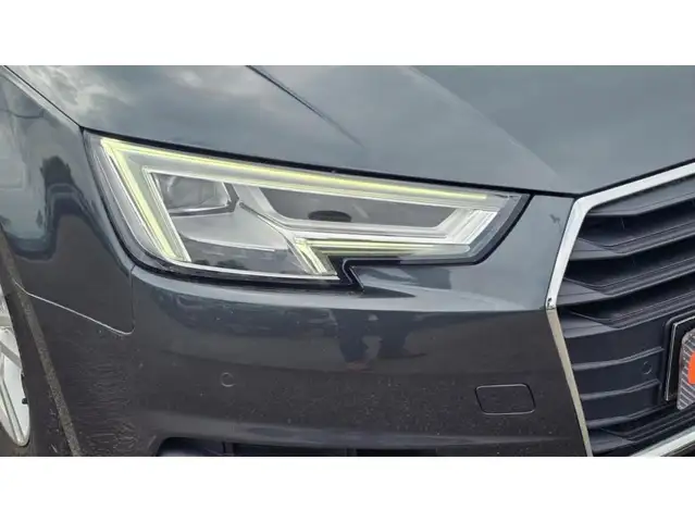Audi A4 view 18