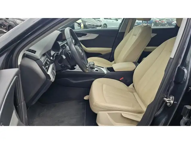 Audi A4 view 14