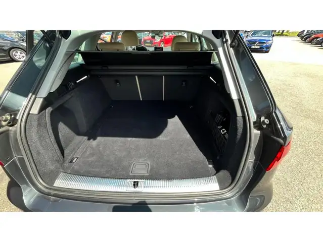 Audi A4 view 21