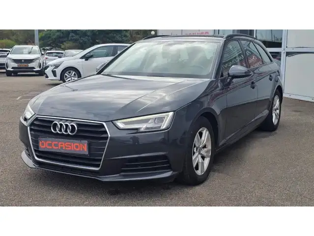 Audi A4 view 2