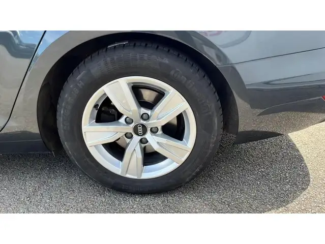 Audi A4 view 23