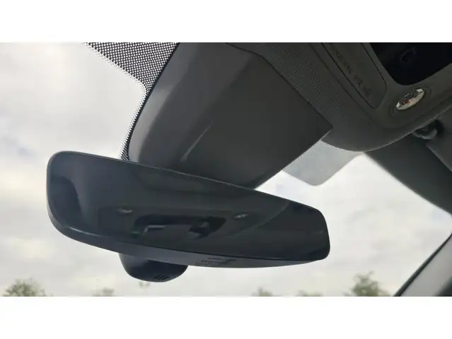 Audi A4 view 25