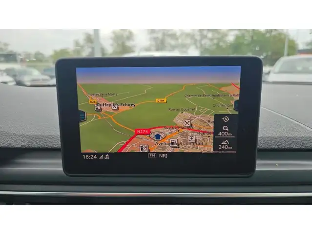 Audi A4 view 11
