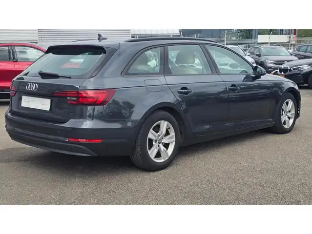 Audi A4 view 3