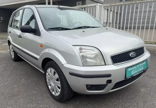 Ford Fusion view 2