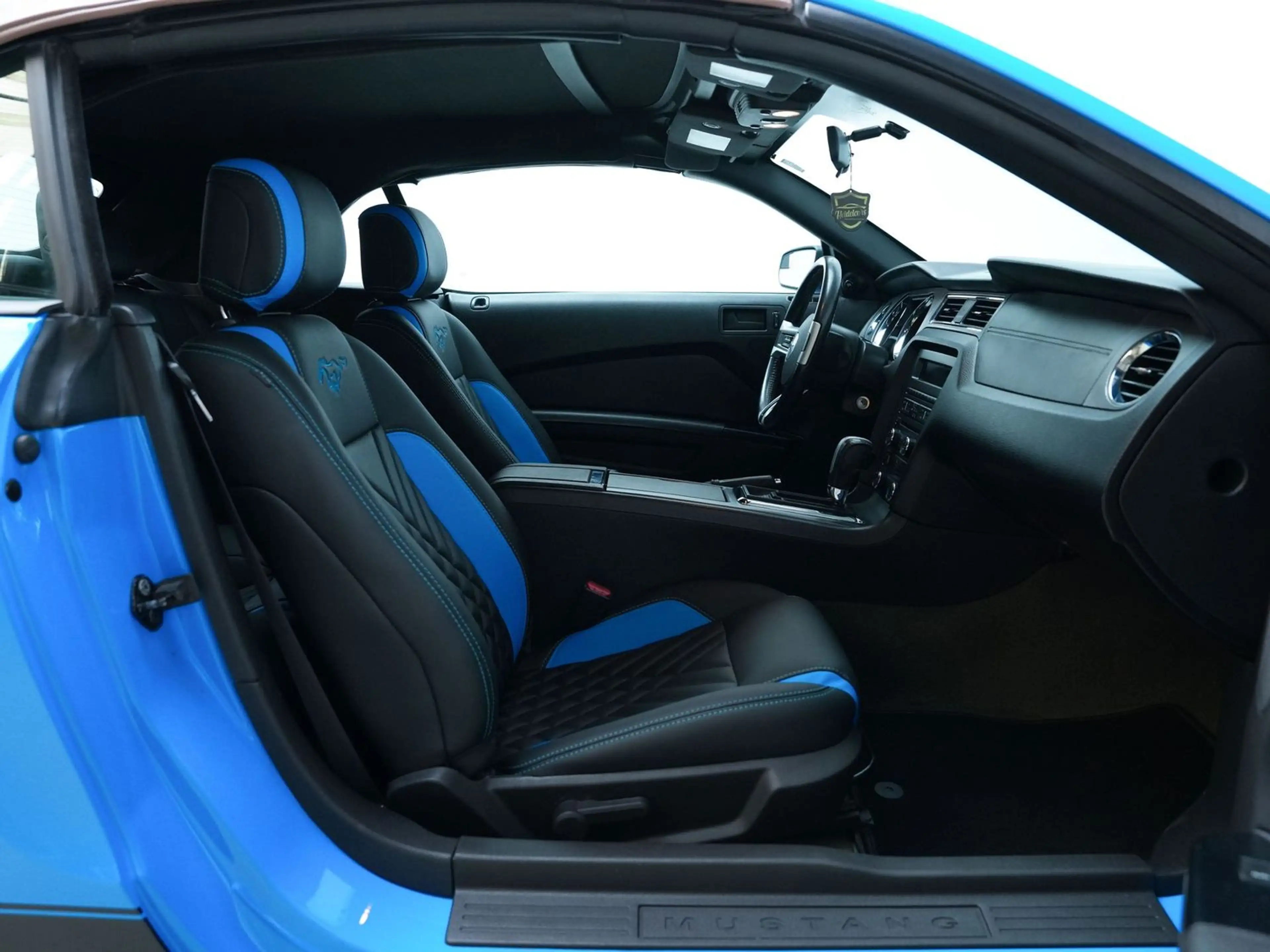 Ford Mustang 3,7 CABRIO*BLUETOOTH*LEDER*AUTOMATIK — photo 11