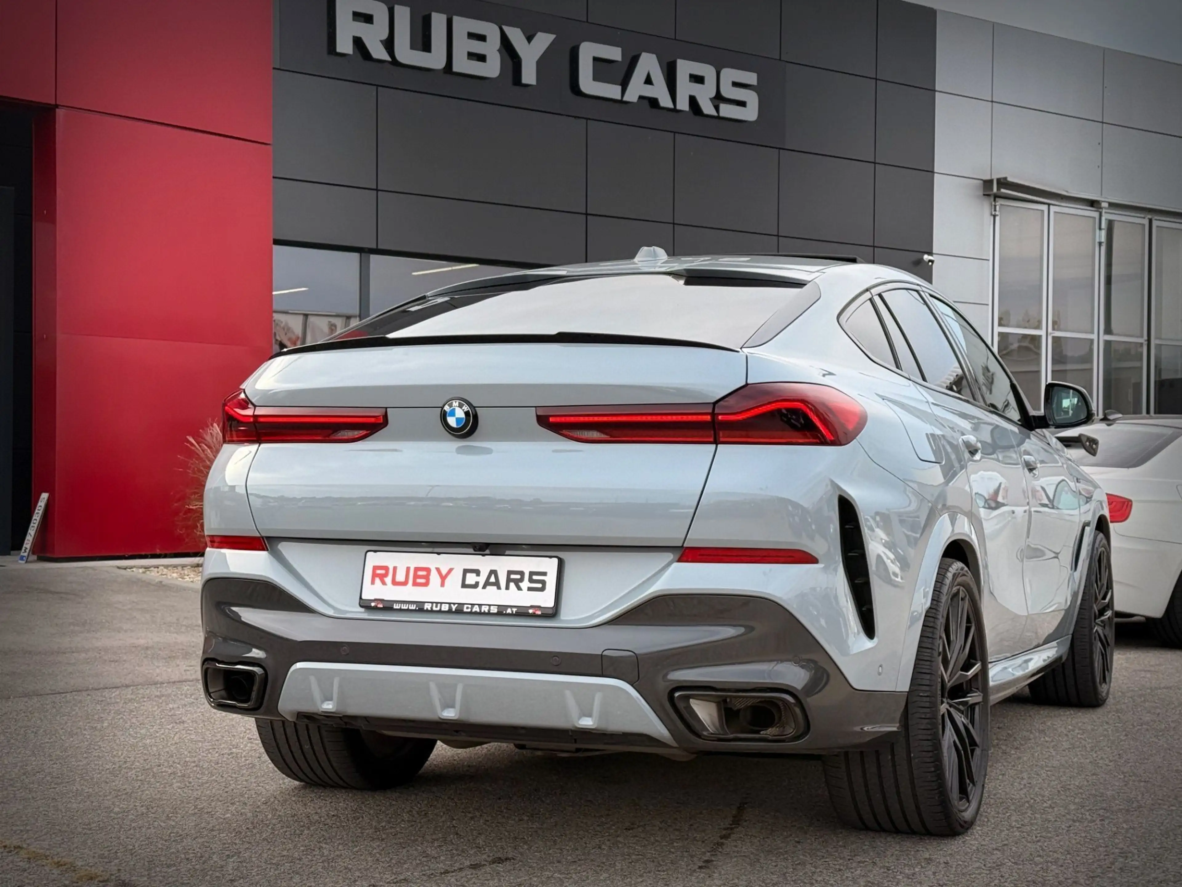 BMW X6 xDrive30d M Sport 48V Aut. / Lime Rock Grey — photo 2