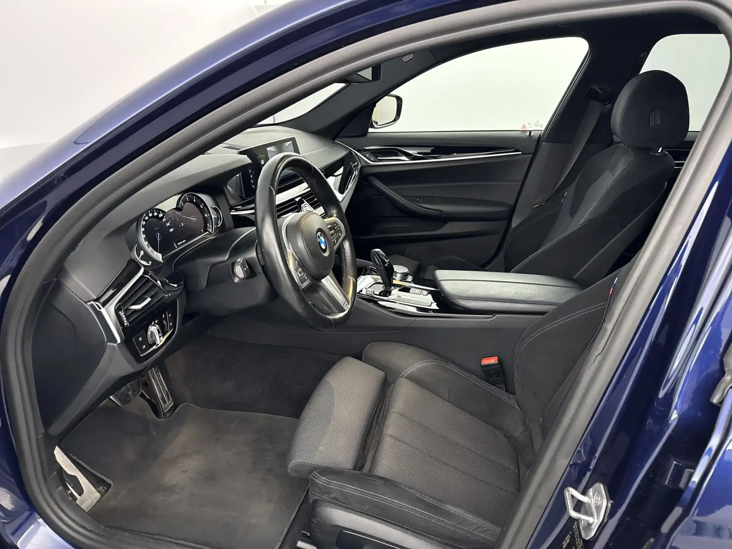 BMW 530 5-serie Touring 530i M-Sport/M-Remm/Pano-dak/Camer Blauw - 2