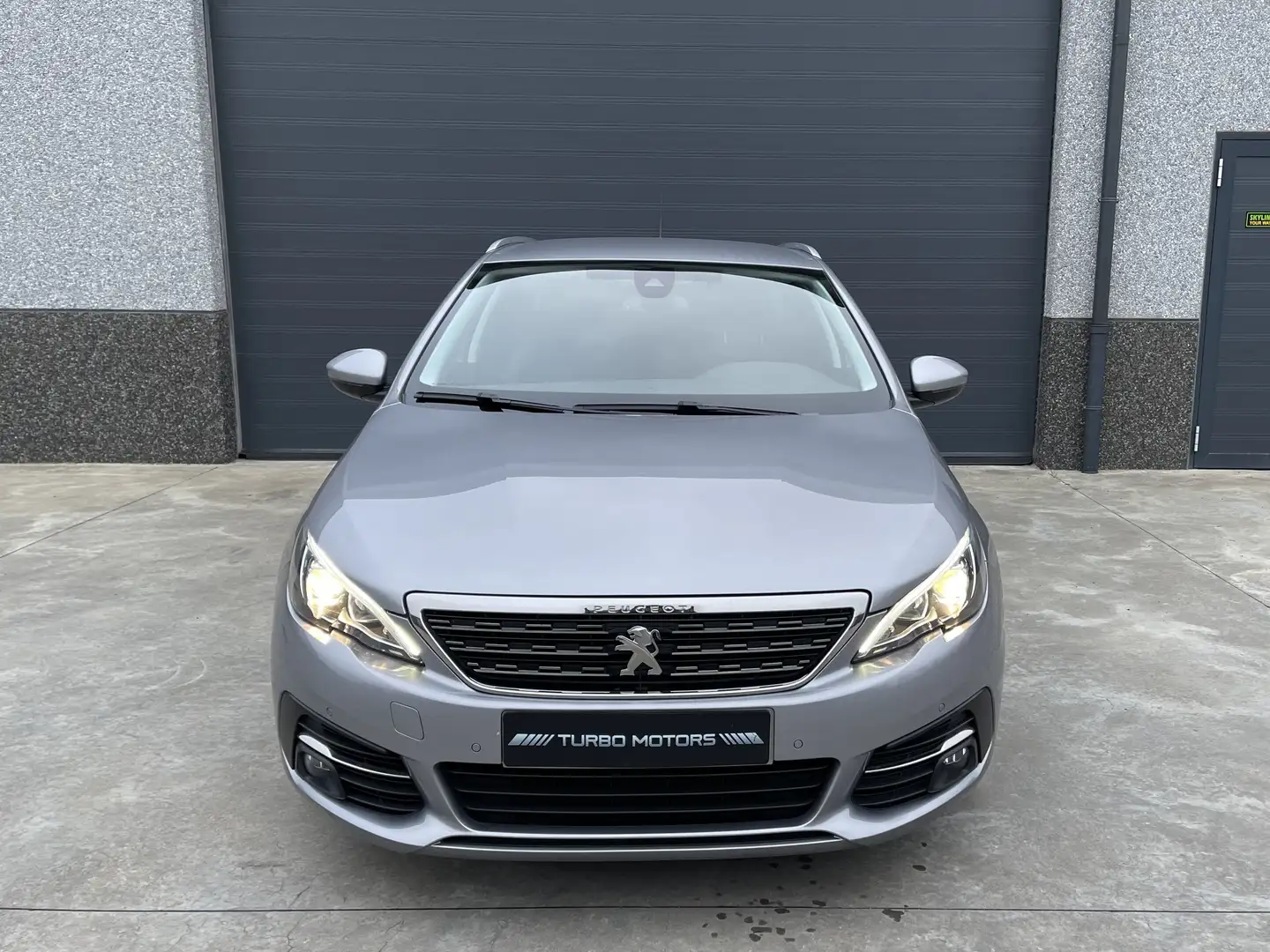 Peugeot 308 308 SW PureTech 130 GPF EAT8 Stop Grau - 2