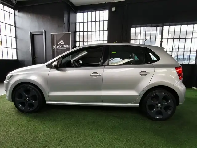 Volkswagen Polo view 2