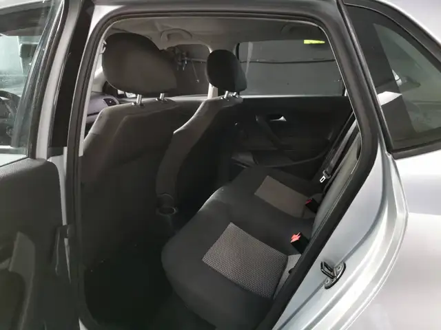 Volkswagen Polo view 9