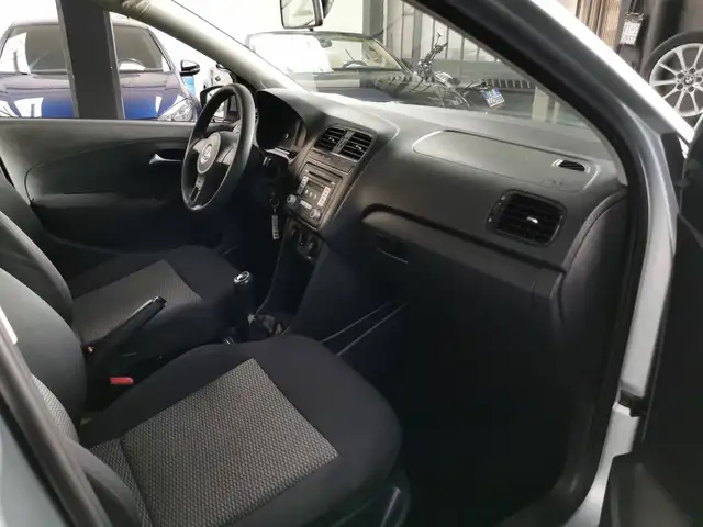 Volkswagen Polo view 8