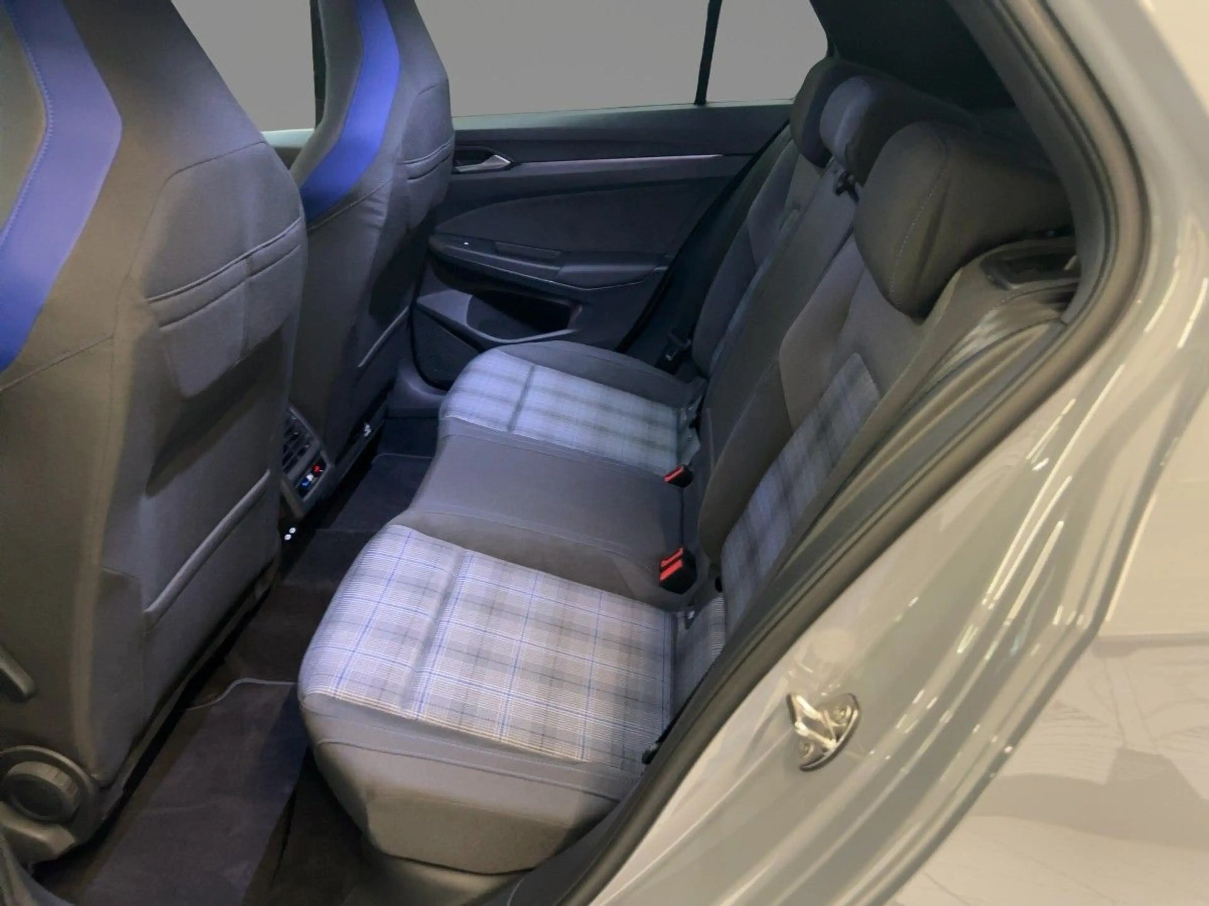 Volkswagen Golf GTE VIII 1.5 eHybrid GTE DSG Rear View Navi App — photo 8