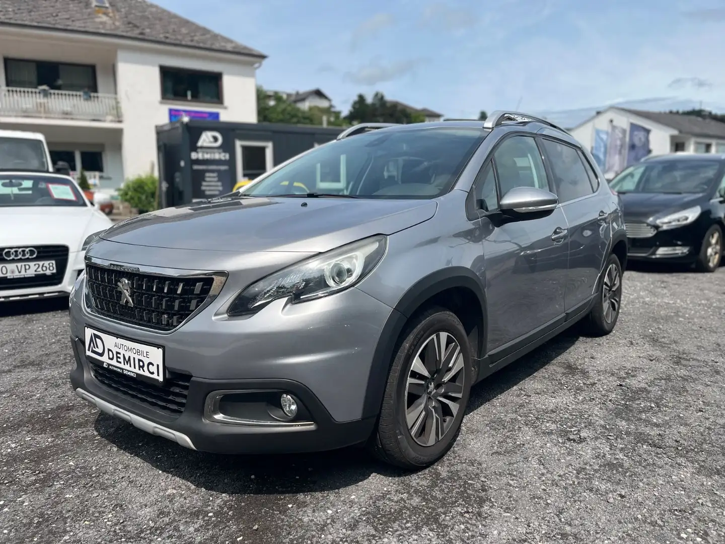 Peugeot 2008 Allure*Navi+SHZ+ALU* Grau - 1