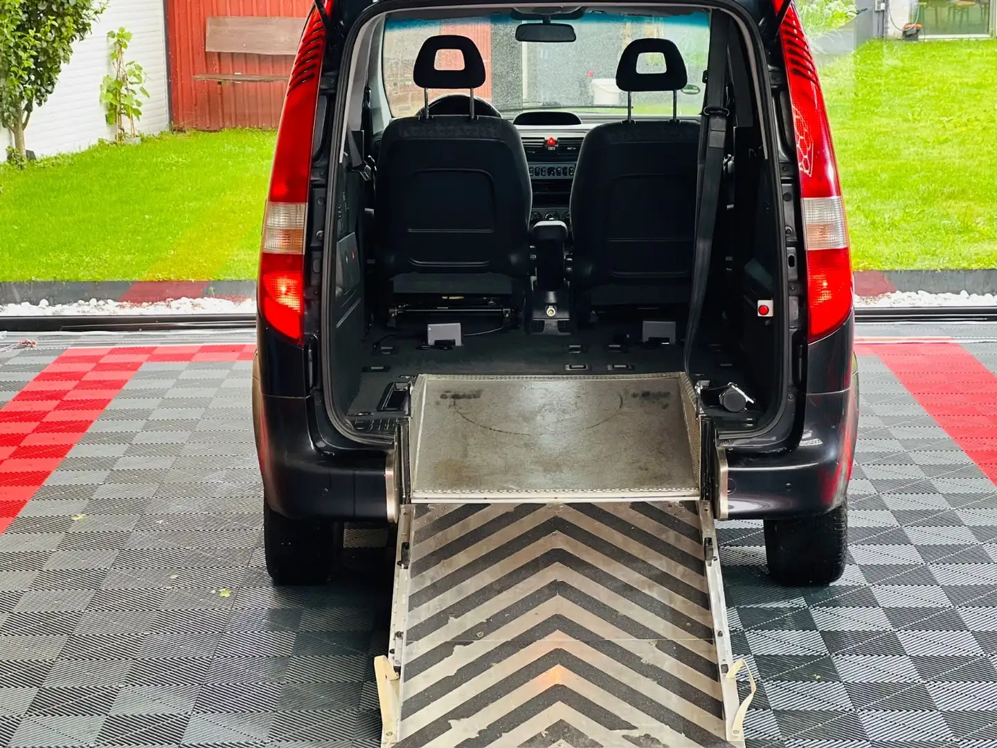 Mercedes-Benz Vaneo 1.9 Ambiente Noir - 2