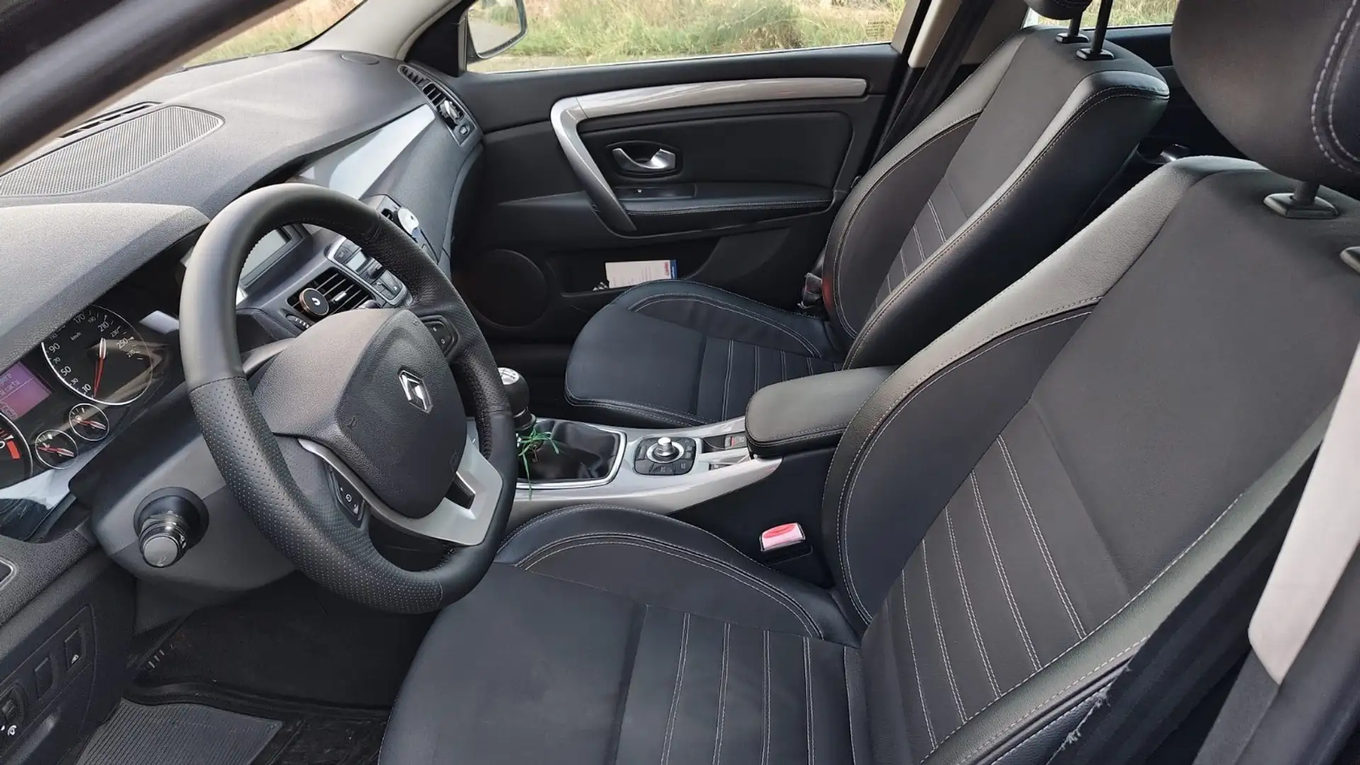 Renault Laguna SporTour 2.0 dci 4Control esm 150cv - 2