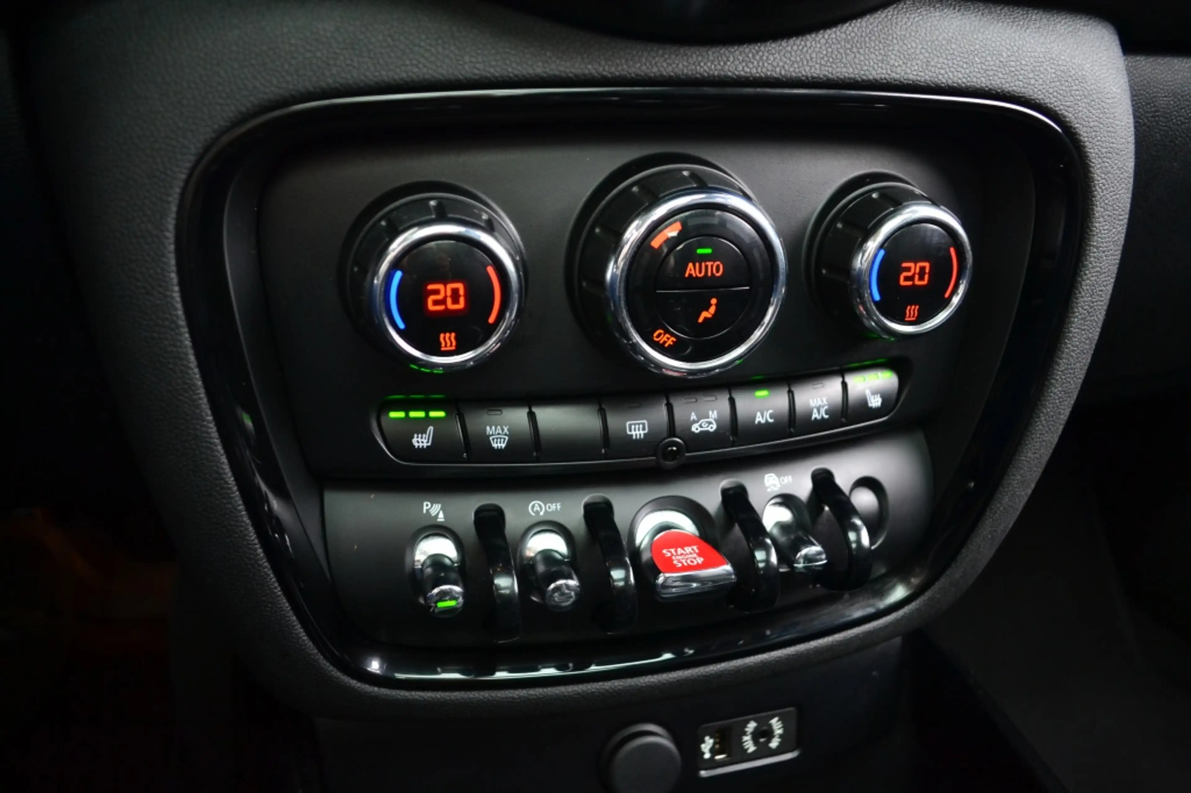 MINI Cooper S Clubman 2.0 192PK Chili Navi/LED/Pano/Leer — photo 31