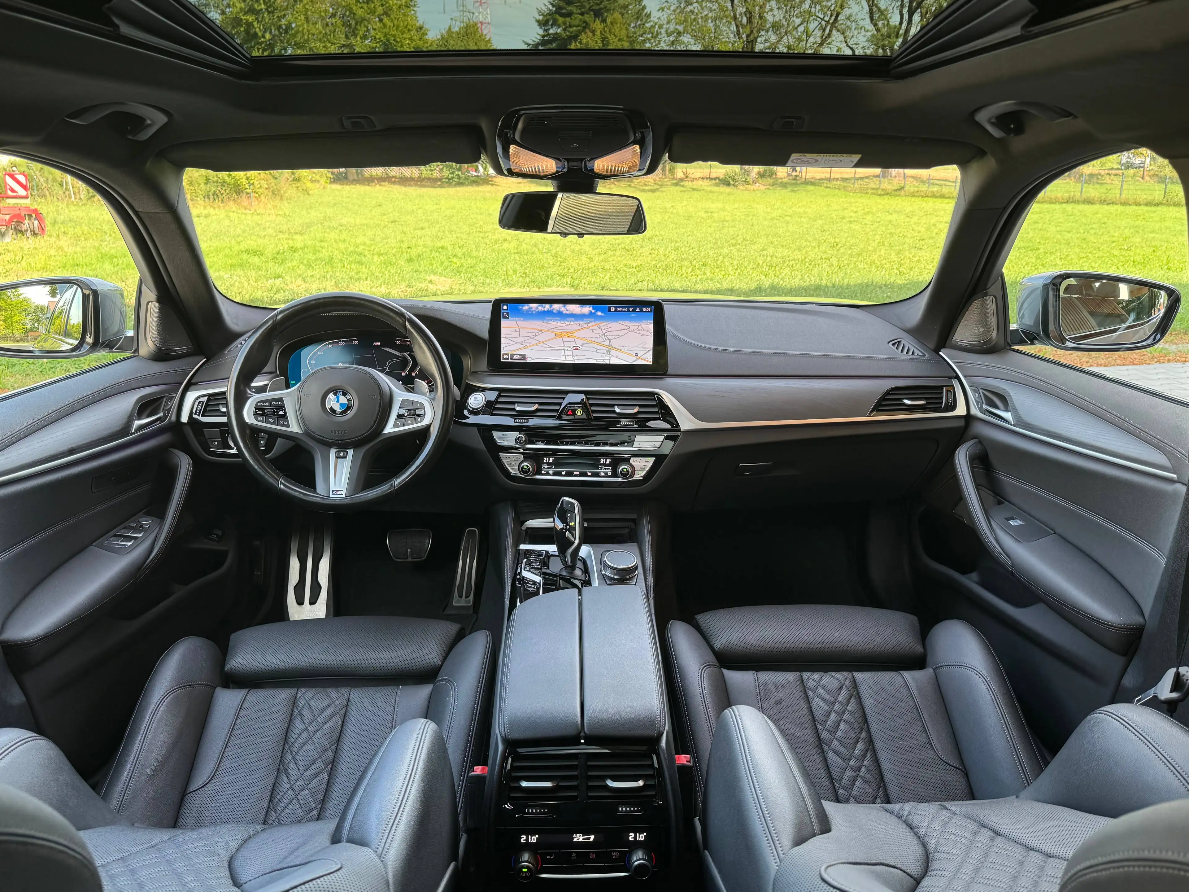 BMW 530 530d M Sport Pano AHK Stanheizung VOLL 1.Hand — photo 2