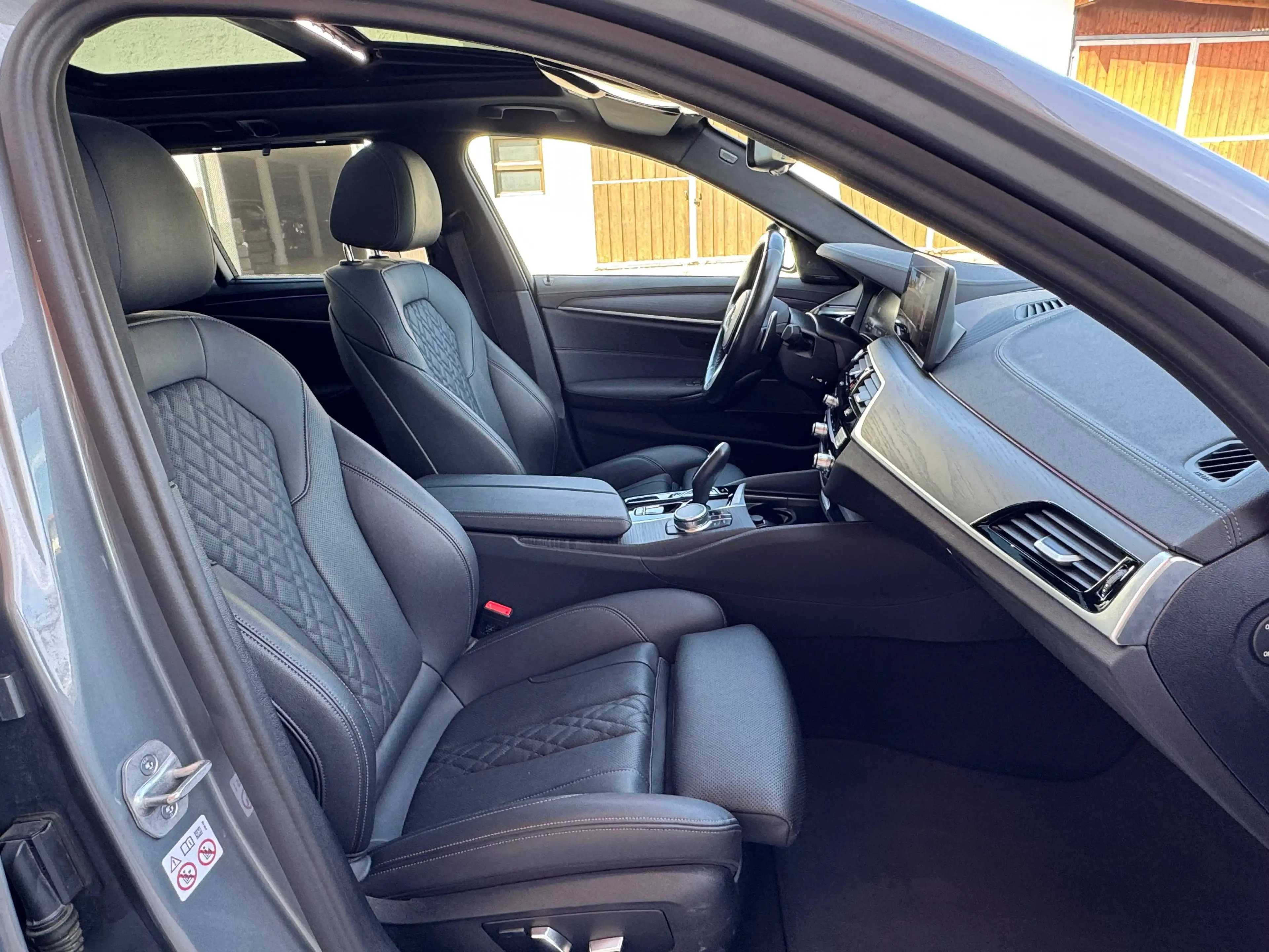 BMW 530 530d M Sport Pano AHK Stanheizung VOLL 1.Hand — photo 14