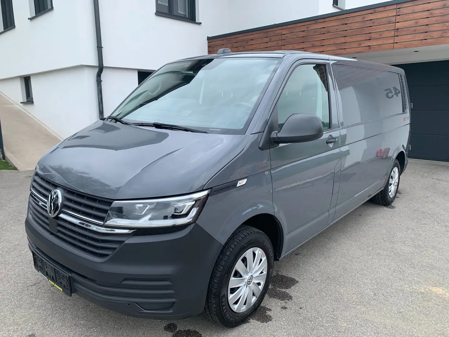 Volkswagen T6.1 Transporter Lang 4MOTION,Pickerl+Service+ZR Neu Grau - 1