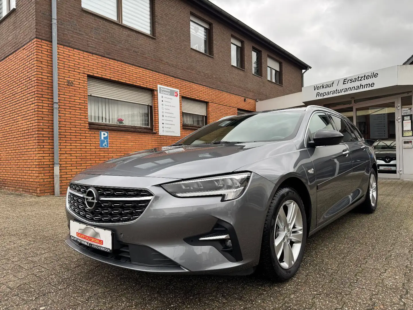 Opel Insignia B Sports Tourer Edition Grau - 2