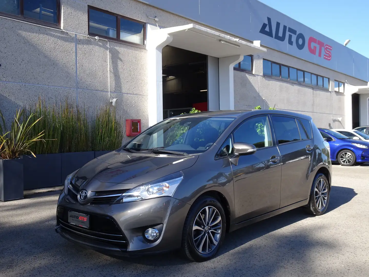 Toyota Verso Verso 1.6 d-4d Active 5p E6 Unipro Grigio - 1