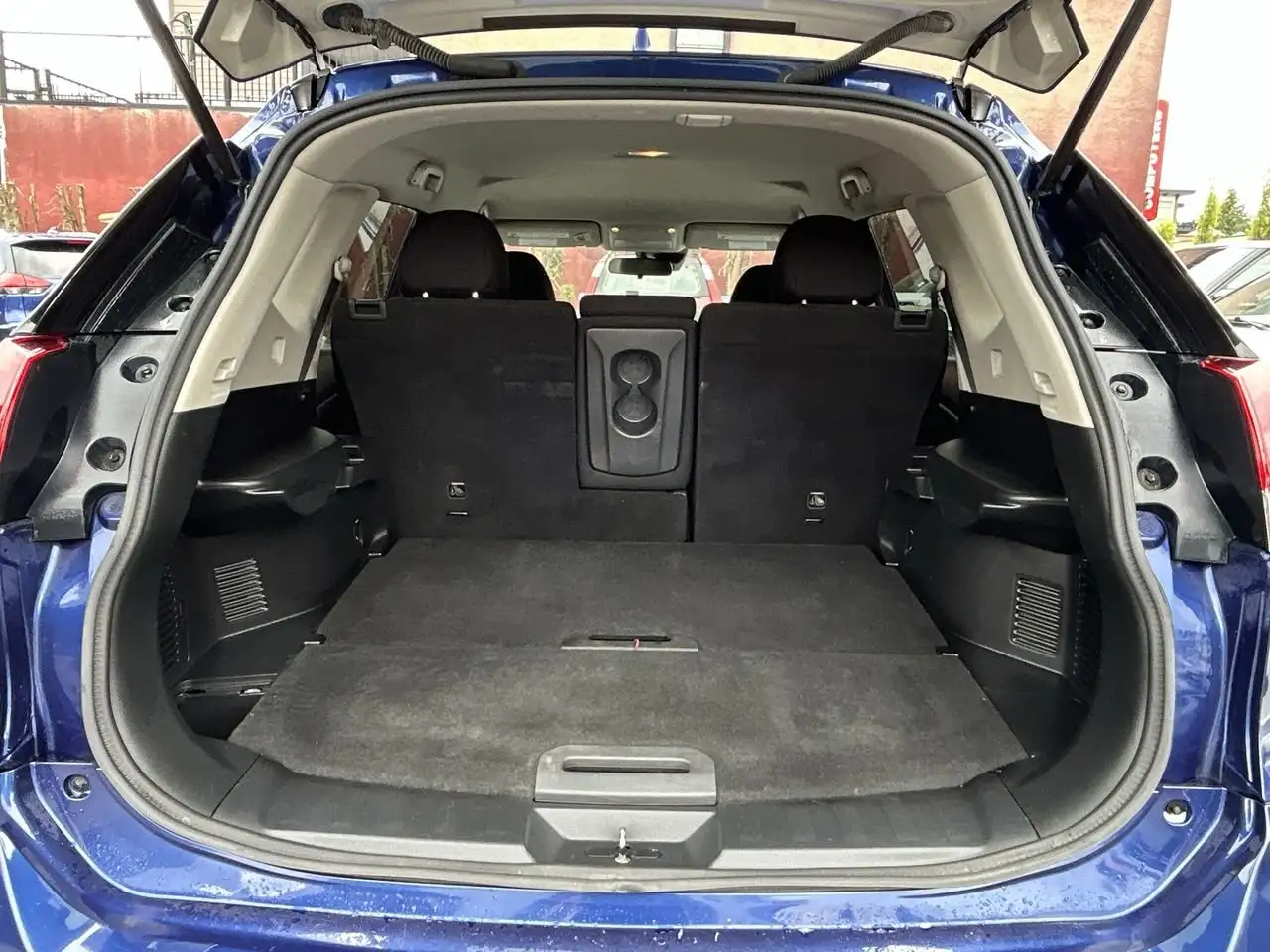 Nissan Rogue снимка Nissan Rogue