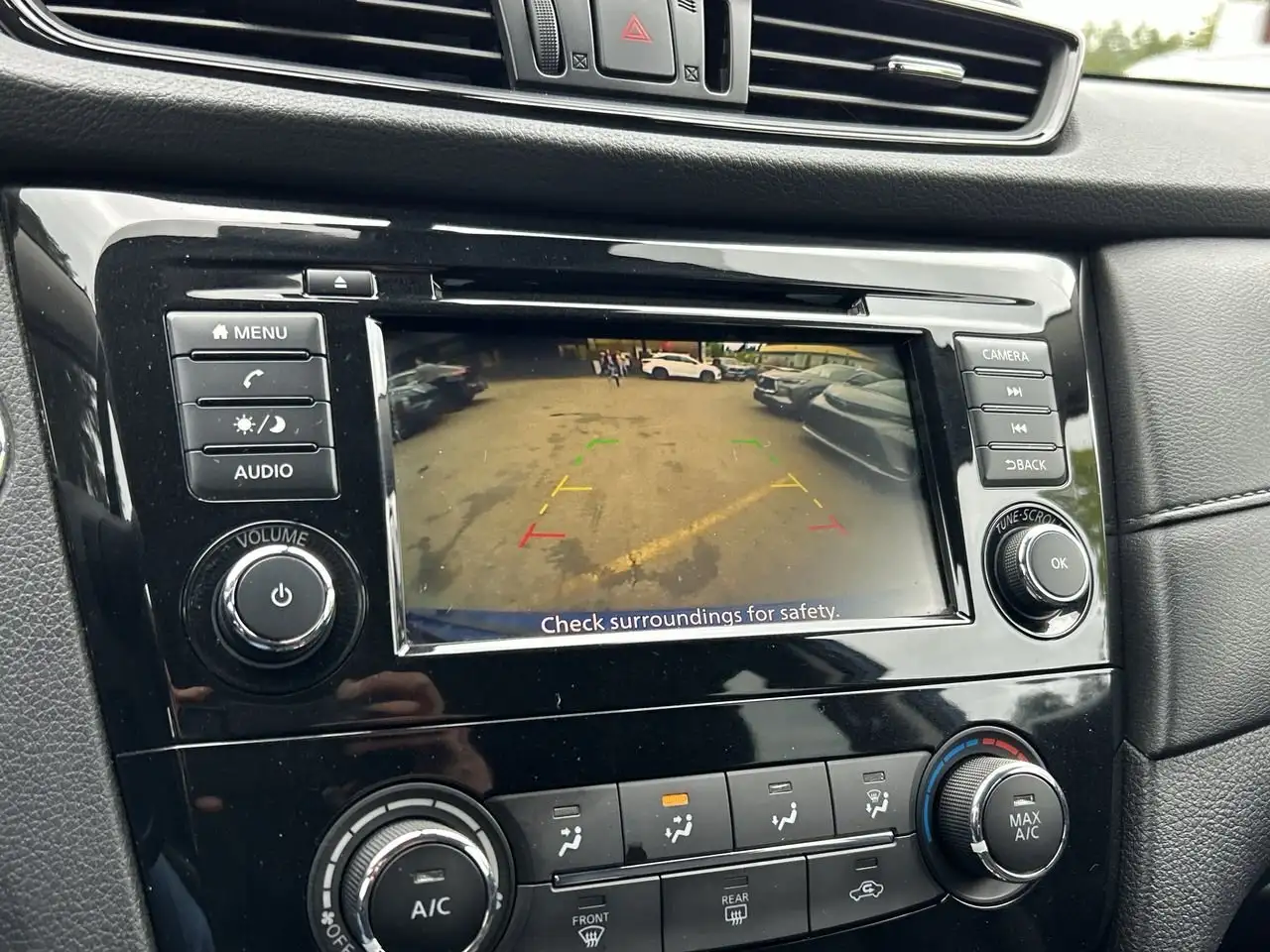 Nissan Rogue снимка Nissan Rogue