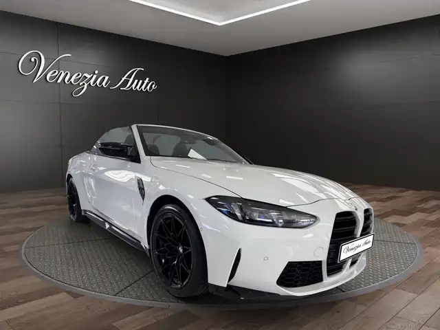 BMW M4 view 9