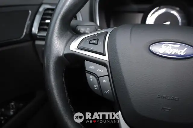 Ford Mondeo view 11