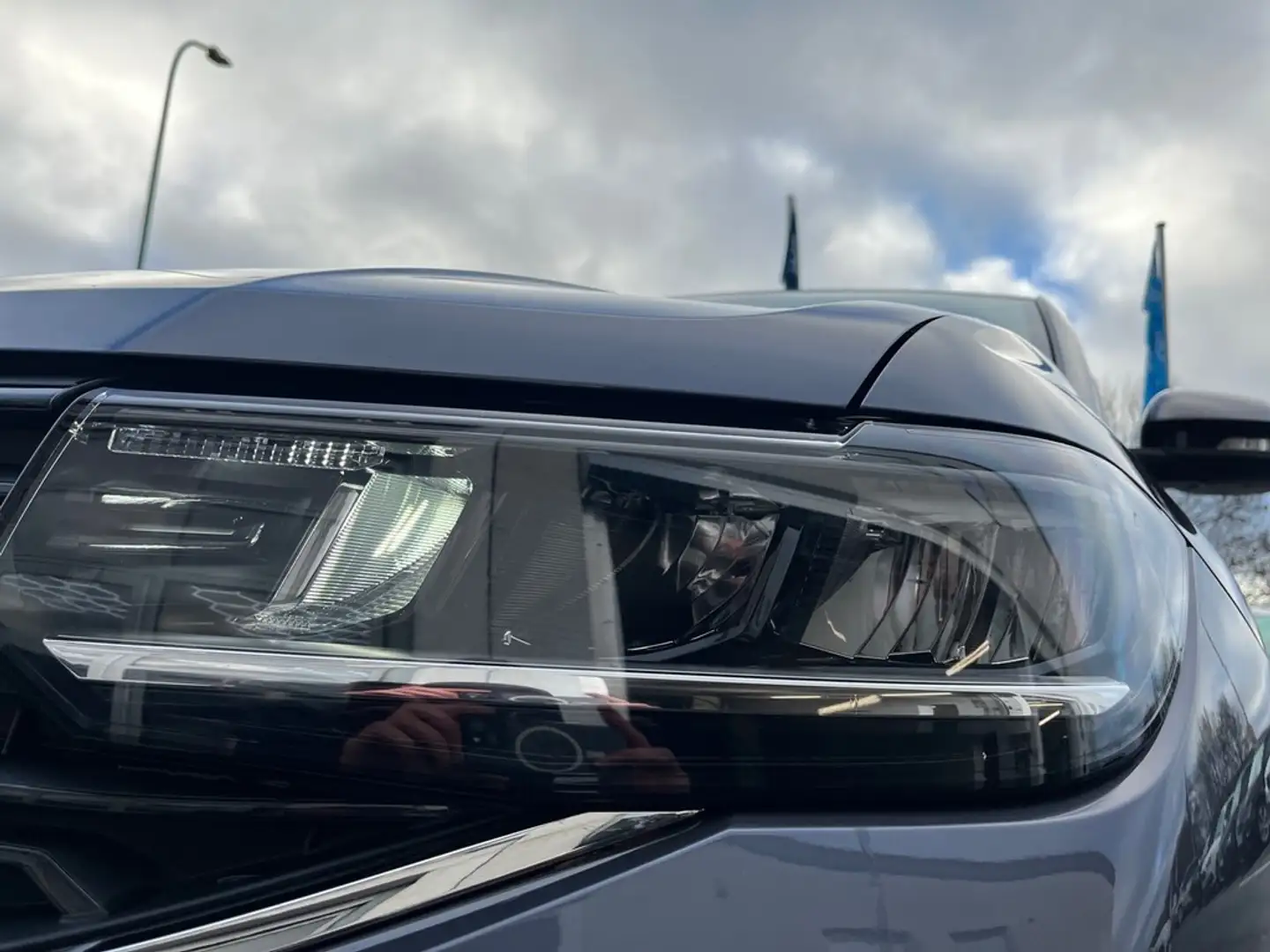 Volkswagen T-Cross 1.0 TSI Goal AHK Grau - 2