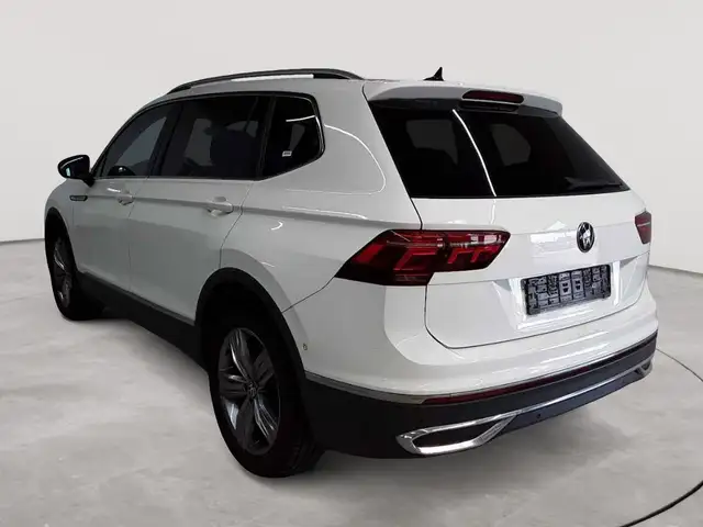 Volkswagen Tiguan view 5