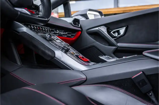 Lamborghini Huracan view 13