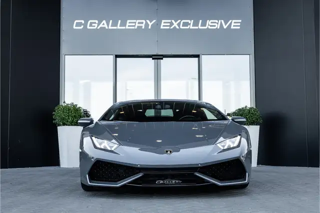 Lamborghini Huracan view 2